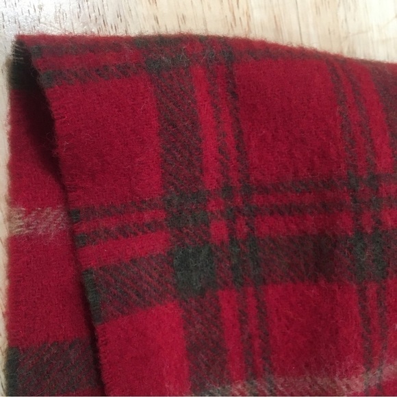 Classic green red plaid Irish lambs wool scarf made in Ireland by John Hanley - Picture 8 of 9